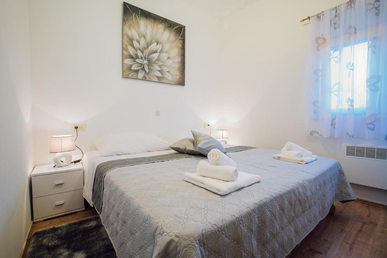 פודסטראנה Apartments Essentia מראה חיצוני תמונה