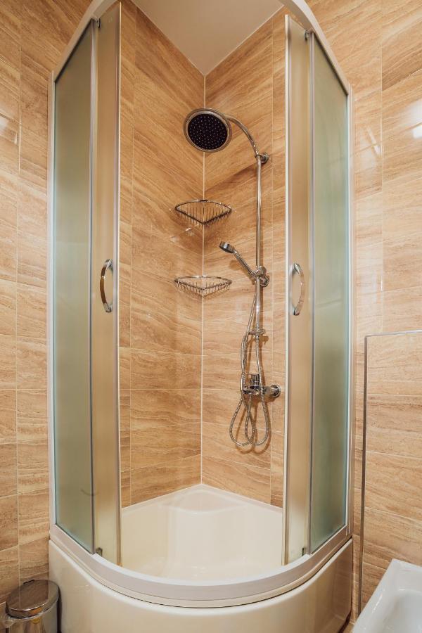 פודסטראנה Apartments Essentia מראה חיצוני תמונה