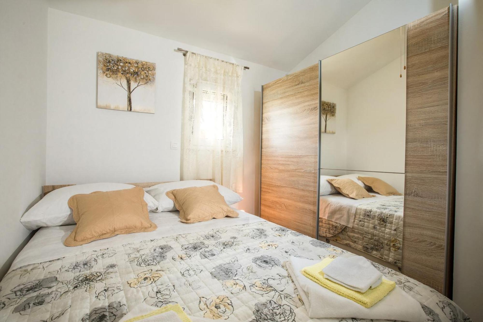 פודסטראנה Apartments Essentia מראה חיצוני תמונה